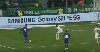 关键时刻连续拿分险追平！张镇麟全场20+8错失扳平三分